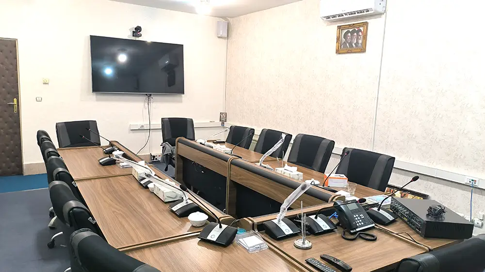 راه‌اندازی سالن کنفرانس هوشمند با اتوترکینگ
